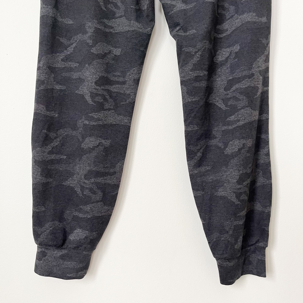 Vuori Performance Jogger Black Gray Camo Womens XS - Picture 9 of 13